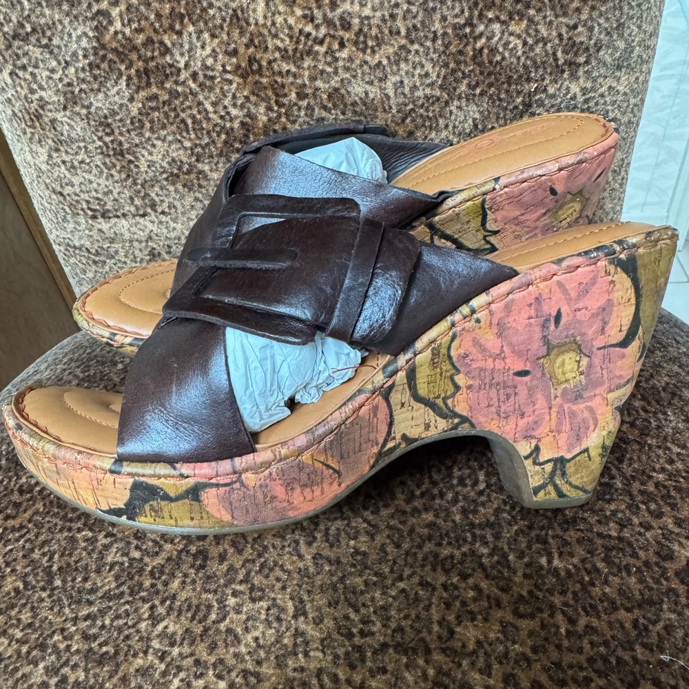 Elegant Floral Leather Mules - Brown